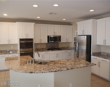 7259 Lavender Rose Avenue - Photo Thumbnail 5