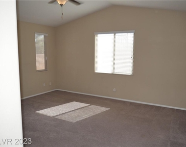 7259 Lavender Rose Avenue - Photo Thumbnail 12