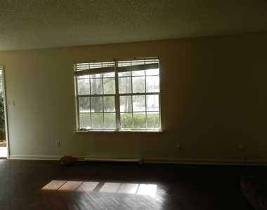 1516 W Tharpe - Photo Thumbnail 6