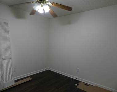 1516 W Tharpe - Photo Thumbnail 11