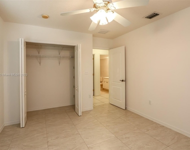 4145 Sw 84th Ct - Photo Thumbnail 17