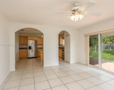 4145 Sw 84th Ct - Photo Thumbnail 12