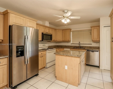 4145 Sw 84th Ct - Photo Thumbnail 13