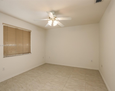 4145 Sw 84th Ct - Photo Thumbnail 16