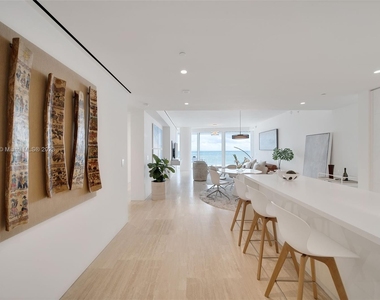 9001 Collins Ave - Photo Thumbnail 14