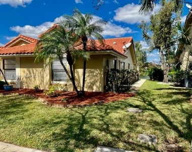 10601 Nw 18th Ct - Photo Thumbnail 2