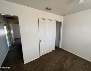 2557 Palisades Dr - Photo Thumbnail 14