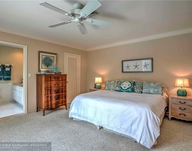 2224 Sunrise Key Blvd - Photo Thumbnail 14