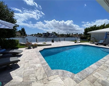 2224 Sunrise Key Blvd - Photo Thumbnail 0