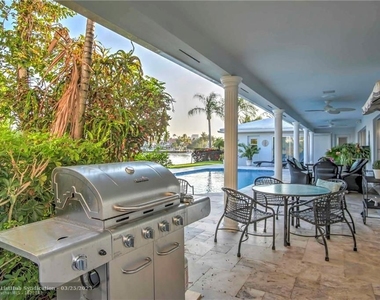 2224 Sunrise Key Blvd - Photo Thumbnail 4