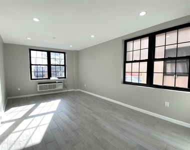 841a  Morris Park Ave - Photo Thumbnail 3