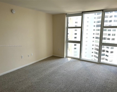 10275 Collins Ave - Photo Thumbnail 14