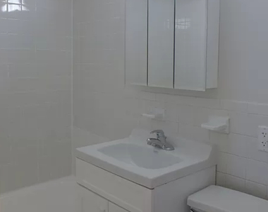 228 East 85th Street - Photo Thumbnail 2