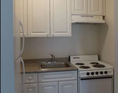 228 East 85th Street - Photo Thumbnail 4