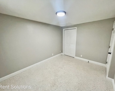 8703 Navajo Ave. Unit B - Photo Thumbnail 14