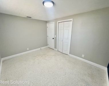 8703 Navajo Ave. Unit B - Photo Thumbnail 13