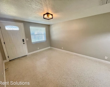 8703 Navajo Ave. Unit B - Photo Thumbnail 10