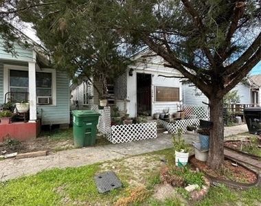 1515 R Bayou Street - Photo Thumbnail 2