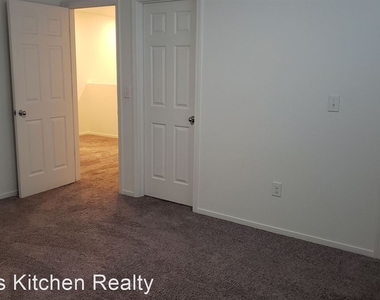 9610 Windjammer Way - Photo Thumbnail 19