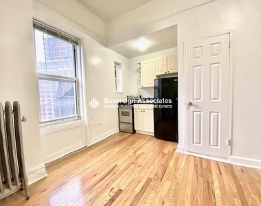 936 West End Avenue - Photo Thumbnail 0