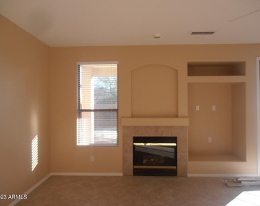 6349 W Desert Hollow Drive - Photo Thumbnail 23