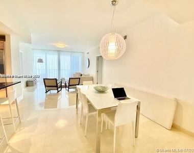 17121 Collins Ave - Photo Thumbnail 3