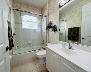 425 Sw Talquin Lane - Photo Thumbnail 8