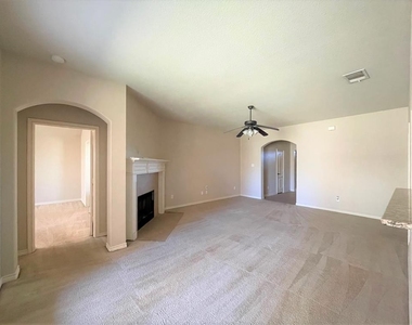 1710 Castle Creek Drive - Photo Thumbnail 9