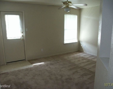 1338 Christopher Ave - Photo Thumbnail 12