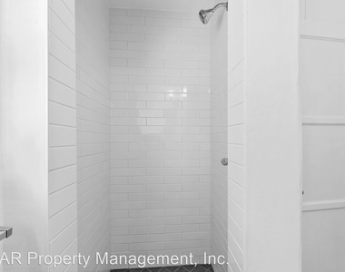 4130 E 10th Street - Photo Thumbnail 5