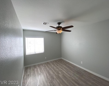 4408 Sparkle Crest Avenue - Photo Thumbnail 60