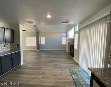 4408 Sparkle Crest Avenue - Photo Thumbnail 12