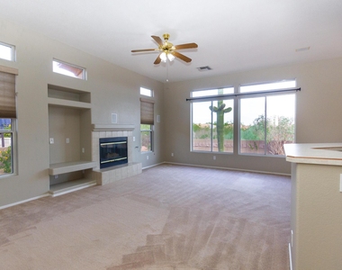 13066 N Sunrise Canyon Lane - Photo Thumbnail 11