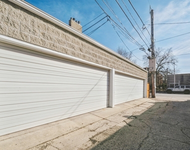 4458 S Greenwood Avenue - Photo Thumbnail 12