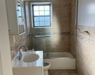 320 Soundview Avenue - Photo Thumbnail 5