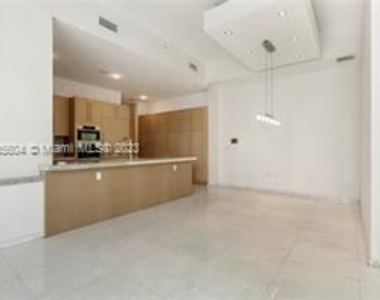 900 Brickell Key Blvd Apt 1805 - Photo Thumbnail 2