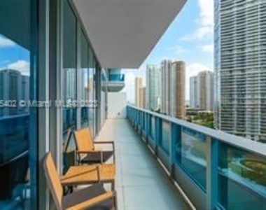 200 Biscayne Boulevard Way Apt 1404 - Photo Thumbnail 6