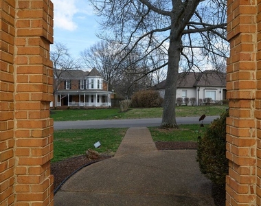 905 Fireside Ct - Photo Thumbnail 7