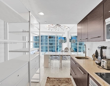 495 Brickell Ave Apt 3206 - Photo Thumbnail 1