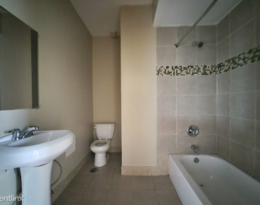 5659 W North Ave 2w - Photo Thumbnail 8