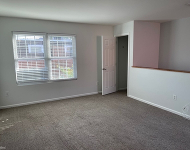 204 Cherry St Apt 11 - Photo Thumbnail 11