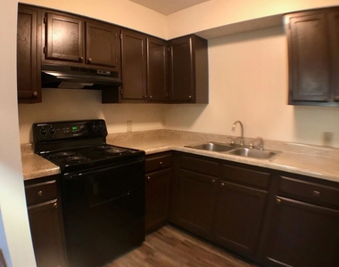 250 N East Street Apt.121 - Photo Thumbnail 10