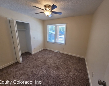 3530 Clubheights Drive - Photo Thumbnail 13
