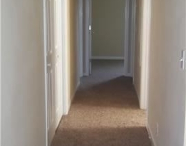 1457 Rochester Drive - Photo Thumbnail 6