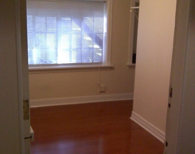 1225 Sw Alder - Photo Thumbnail 0