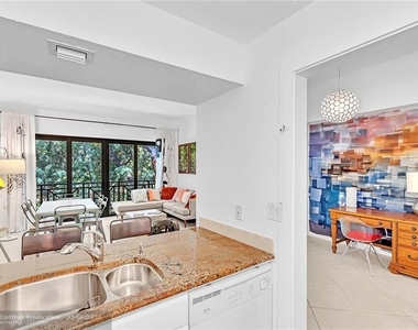 1556 S Ocean Lane - Photo Thumbnail 10