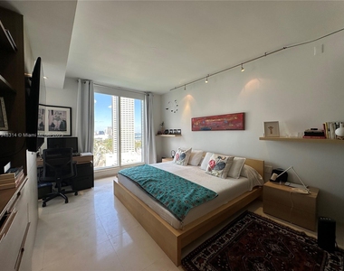 901 Brickell Key Blvd - Photo Thumbnail 5