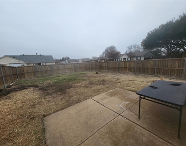 1112 Longhorn Drive - Photo Thumbnail 6