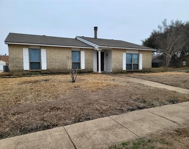 1112 Longhorn Drive - Photo Thumbnail 1