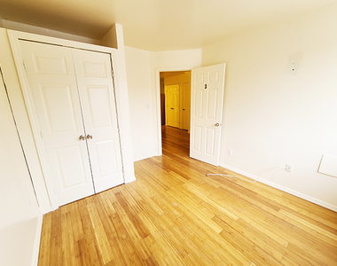 1702 Park Place - Photo Thumbnail 6